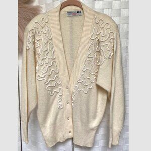 VTG Princess Boutiques 80s Off White Pearl Piping SOFT Lambs Wool Sweater Size M